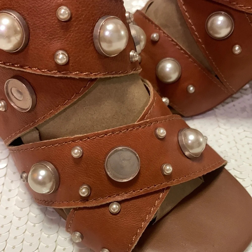 "Kdb Block Heel Sandals With Pearl Embellishments… - image 5